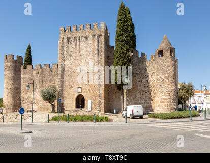 Die historische Burg in Alter do Chão, Alentejo, Portugal, Südeuropa im 14. Jahrhundert Stockfoto