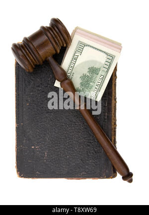 Rechtliche Konzept mit us-dollar, altes Buch und Hammer Stockfoto