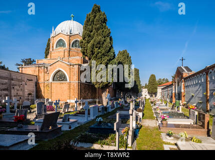 Urnengräber, Gräber und Gräber auf dem Friedhof Insel Cimitero di San Michele Stockfoto