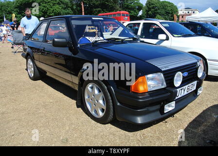 Ford Escort MK3 bis geparkt auf Anzeige an der Riviera Classic Car Show, Torquay, Devon, England. UK. Stockfoto