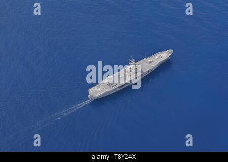 Die US-Marine Blue Ridge-Klasse amphibischen Kommando Schiff USS Blue Ridge während Patrol April 27, 2019 in das Südchinesische Meer. Stockfoto