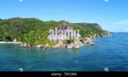 Luftaufnahme auf die Anse Source D'Argent auf La Digue Island auf den Seychellen Stockfoto