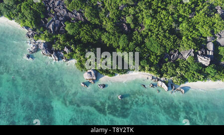 Luftaufnahme auf die Anse Source D'Argent auf La Digue Island auf den Seychellen Stockfoto