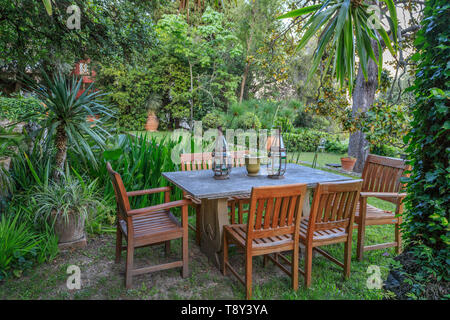 Frankreich, Alpes Maritimes, Menton, Jardin Clos du Peyronnet, Garten William Waterfield, Waterfield Familienbesitz seit 1915, Essbereich // Frankreich, Stockfoto