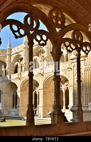 Die Klöster der Jerónimos Kloster (Mosteiro dos Jerónimos), im manuelinischen Stil, einem UNESCO-Weltkulturerbe. Lissabon, Portugal Stockfoto