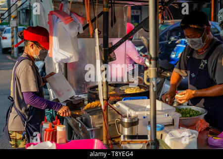 Xia Lin Schalotten Pfannkuchen. Eine berühmte Schalotten Pfannkuchen Straßenhändler in Tainan, Taiwan. Stockfoto