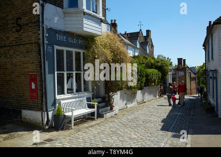 Die Hauptstraße in Upper Upnor, Kent, Großbritannien. Stockfoto