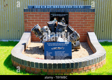 Weltkrieg 2 Denkmal für die Besatzung von Handley Page Halifax Bomber LV905 EY-W, die am 25. Mai 1945 mit dem Verlust der gesamten Crew abgestürzt. Ehemalige Stockfoto