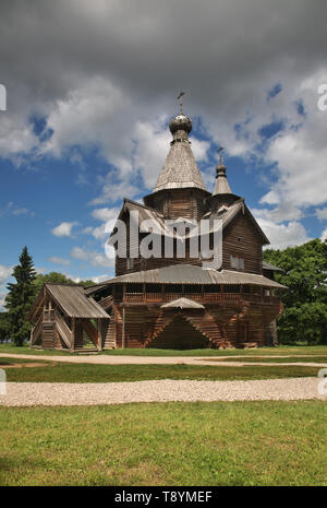 Kirche der Geburt der Jungfrau Maria in Vitoslavlitsy Dorf in der Nähe von Nowgorod. Russland Stockfoto