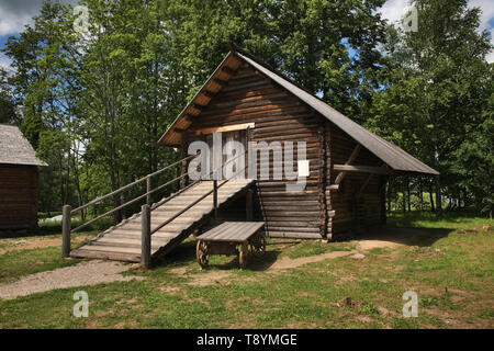 Stabil in Vitoslavlitsy Dorf in der Nähe von Nowgorod. Russland Stockfoto