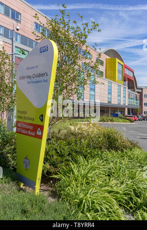 Alder Hey der Krankenhaus-Gebäude in Arvenholz Asche, Liverpool Stockfoto