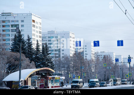 Tscheljabinsk, Russland - Januar 2019: Die zentrale Straße von Chelyabinsk-Lenin Perspektive. Perspektive Stockfoto