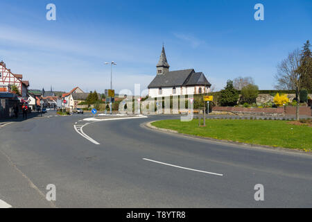 NEUSTADT (Hessen), Deutschland - 19 April, 2015: Gebäude und Straßen einer Provinzstadt. Stockfoto