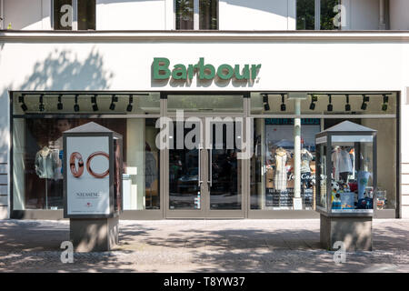 BERLIN - Juni 05, 2016: Barbour Shop. J. Barbour and Sons Ltd. ist eine britische Luxus und Lifestyle Marke von John barbour im Jahr 1894 gegründet. Stockfoto