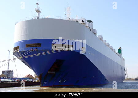 Die Fahrzeuge Träger RCC Prestige ist am 15. April 2019 im Hafen von Bremerhaven. Stockfoto