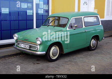 Maspalomas, Gran Canaria, Spanien - 30. Dezember 2018: Hillman Husky an der Seite der Straße geparkt werden. Niemand im Fahrzeug. Stockfoto