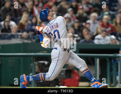New York Mets erste Basisspieler Pete Alonso (20) Im Siebten Inning gegen die Washington Nationals knallt an den Angehörigen Park in Washington D.C. am 14. Mai 2019. Das Mets gewann das Spiel 6 - 2. Quelle: Sachs/CNP/MediaPunch (Einschränkung: Keine New York oder New Jersey Zeitungen oder Zeitschriften innerhalb eines 75-Meilen-Radius von New York City) Stockfoto