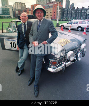 Der ehemalige Rennfahrer Stirling Moss (l) und MP Sir David Steel bei der Markteinführung im London der London 1992 nach Kapstadt WM-Rallye für klassische Autos, die im November stattfindet, im nächsten Jahr. Stockfoto