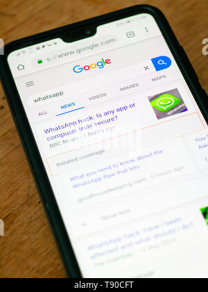 WhatsApp Messenger auf einem Smartphone, WhatsApp können Benutzer ihre Anrufe und Nachrichten für die Privatsphäre zu verschlüsseln. Es ist von Facebook im Besitz und im Jahr 2009 gegründet. Stockfoto