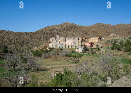 Kleines Dorf im Atlasgebirge zwischen Marrakesch und Essaouira, Marokko Stockfoto