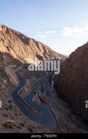 Panorama blick auf den Pass in Dades Schluchten, Atlas, Marokko Stockfoto