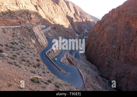 Panorama blick auf den Pass in Dades Schluchten, Atlas, Marokko Stockfoto