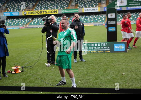 Calum gut 'My Tribut' Liebe zu Vater George Fußballspiel mit: Carl Frampton Wo: Belfast, Nordirland, Großbritannien Wann: 14. Apr 2019 Credit: WENN.com Stockfoto