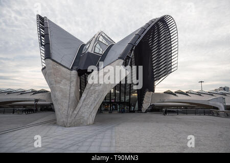 Der TGV Bahnhof Lyon Saint-Exupéry (franz.: Gare de Saint-Exupéry TGV) ist ein fernverkehrsbahnhof am Flughafen Lyon Saint-Exupéry, etwa 20 Kilometer Stockfoto