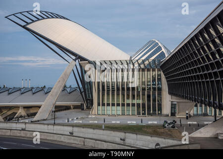 Der TGV Bahnhof Lyon Saint-Exupéry (franz.: Gare de Saint-Exupéry TGV) ist ein fernverkehrsbahnhof am Flughafen Lyon Saint-Exupéry, etwa 20 Kilometer Stockfoto