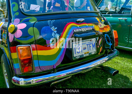 Austin Mini 1000, lackiert Hippie style, Swinging Sixties, 60er, 60er Union Jack Stockfoto