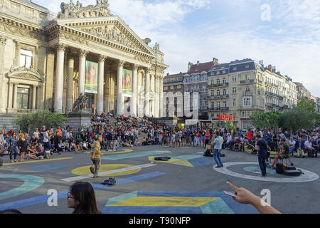 Brüssel, Boulevard Anspach, Vorbereitung zum Umbau zur fußgeherzone 2017 - Brüssel, Boulevard Anspach, Vorbereitung für die Umwandlung in eine Fußgängerzone sind Stockfoto