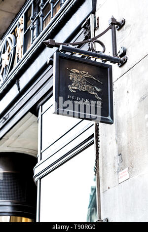 Schild vor der Burberry Regent Street. Stockfoto