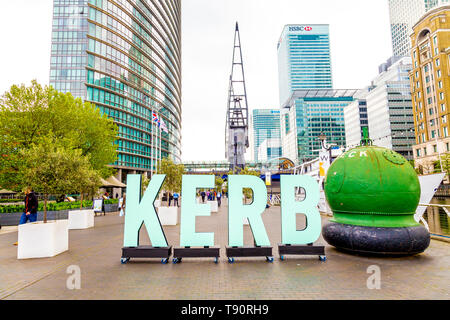 Aufkantung Mittagessen Street Food Market an der Canary Wharf West India Quay, London, UK Stockfoto