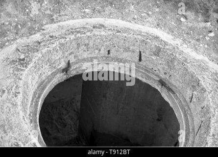 2. Weltkrieg in Europa - Bunker im Gebrauch der deutschen Wehrmacht // 2. Weltkrieg in Europa - Bunker von der Germay Armee/Wehrmacht/Heer verwendet Stockfoto