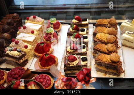 Glasgow Schottland Kuchen in der Patisserie Valerie in Glasgow Central Station Stockfoto