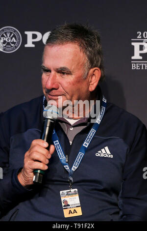 Bethpage, New York, USA. 15 Mai, 2019. Peter Kotsis spricht zu den Medien während einer Pressekonferenz in der 101 PGA Meisterschaft am Bethpage Black. Credit: Debby Wong/ZUMA Draht/Alamy leben Nachrichten Stockfoto