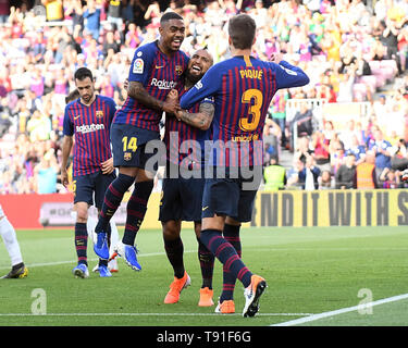 Arturo Vidal des FC Barcelona feiert sein Ziel mit seinen Mannschaftskameraden während des Spiels zwischen dem FC Barcelona gegen Getafe CF von LaLiga, Datum 20, 2018-2019 Saison. Das Stadion Camp Nou. Barcelona, Spanien - 12. Mai 2019 Stockfoto