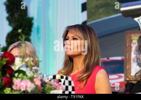 Us-First Lady Melania Trump Uhren eine Leistung während des Kongresses Ehepartner Mittagessen an der Washington Hilton Hotel 14. Mai 2019 in Washington, D.C. Stockfoto