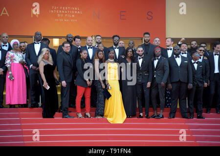 Cannes, Frankreich. 15 Mai, 2019. 72. Filmfestival in Cannes 2019, Red Carpet Film "Les Miserables" im Bild: Die Besetzung des Films Credit: Unabhängige Fotoagentur/Alamy leben Nachrichten Stockfoto