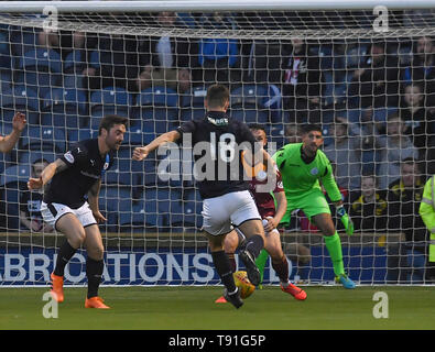 Krkcaldy, UK. 15 Mai, 2019. David McKay (Raith Rovers) Kerben während der schottischen Meisterschaft Play off Finale hinspiel zwischen Raith Rovers und Königin des Südens an StarkÕs Park, wo Königin des Südens den Vorteil hat, die in der zweiten Etappe am Samstag mit einem Sieg. (C) Kredite: Dave Johnston/Alamy leben Nachrichten Stockfoto