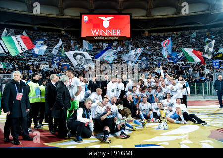 Rom, Italien. 15 Mai, 2019. Spieler von SS Lazio feiern den Sieg bei den italienischen Pokal Finale zwischen Atalanta und Latium im Stadio Olimpico, Rom, Italien Am 15. Mai 2019. Foto von Giuseppe Maffia. Credit: UK Sport Pics Ltd/Alamy leben Nachrichten Stockfoto