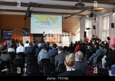 Berlin. 15 Mai, 2019. Foto am 15. Mai 2019 zeigt eine Ansicht der Asien-Pazifik-Woche China Botschaft Tag mit dem Thema "Hase" Innovation, Teilen die Zukunft" in Berlin, der Hauptstadt von Deutschland übernommen. Credit: Shan Yuqi/Xinhua/Alamy leben Nachrichten Stockfoto