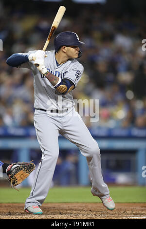 Los Angeles, CA, USA. 15 Mai, 2019. San Diego Padres shortstop Manny Machado (13) Fledermäuse für das Padres während des Spiels zwischen den San Diego Padres und die Los Angeles Dodgers at Dodger Stadium Los Angeles, CA. (Foto von Peter Joneleit) Credit: Csm/Alamy leben Nachrichten Stockfoto