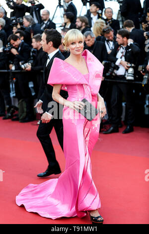 Cannes, Frankreich. 15 Mai, 2019. CANNES - 15. Mai: ein Gast kommt in die Premiere von "Les Misérables" während der 2019 Cannes Film Festival am 15. Mai 2019 im Palais des Festivals in Cannes, Frankreich. (Foto durch Lyvans Boolaky/imageSPACE) Credit: Imagespace/Alamy leben Nachrichten Stockfoto