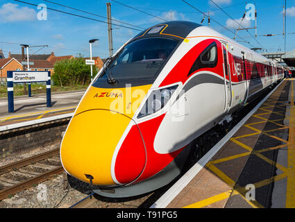 Grantham, Lincolnshire, England. 16. Mai 2019. Die bisher erste London North Eastern Railway (LNER) Azuma Personenzug hält in Grantham. Es war auf der Eröffnungs-azuma von Hull nach London. Rumpf ist das erste Ziel zu haben ein ganz Azuma LNER betrieben Service an der Ostküste Route. Die azuma Zug wurde in dieser Woche mit der Lner an der Ostküste Route von King's Cross in London nach Yorkshire, der erste von 65 neuen Züge kam in das bestehende Flotte an der Ostküste Route zu ersetzen. Credit: Matt Extremität OBE/Alamy leben Nachrichten Stockfoto