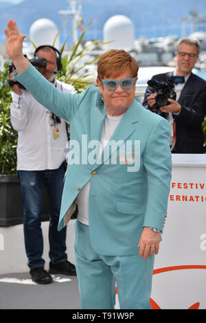 Cannes, Frankreich. 16. Mai, 2019. CANNES, Frankreich. Mai 16, 2019: Elton John am Fotoshooting für die "Rocketman" auf dem 72. Festival de Cannes. Foto: Paul Smith/Alamy leben Nachrichten Stockfoto