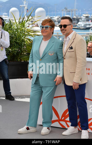 Cannes, Frankreich. 16. Mai, 2019. CANNES, Frankreich. Mai 16, 2019: Elton John und David versorgen am Fotoshooting für die "Rocketman" auf dem 72. Festival de Cannes. Foto: Paul Smith/Alamy leben Nachrichten Stockfoto