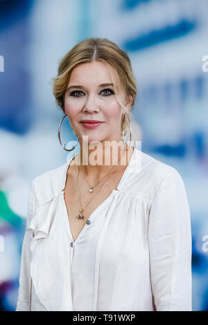 Hamburg, Deutschland. 16. Mai, 2019. Die moderatorin Laura Karasek präsentiert ihre neue Talkshow "Laura Karasek - Zart am Limit", die das ZDF-Neo ab 4. Juli angezeigt werden. Quelle: Markus Scholz/dpa/Alamy leben Nachrichten Stockfoto
