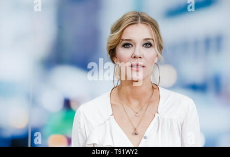 Hamburg, Deutschland. 16. Mai, 2019. Die moderatorin Laura Karasek präsentiert ihre neue Talkshow "Laura Karasek - Zart am Limit", die das ZDF-Neo ab 4. Juli angezeigt werden. Quelle: Markus Scholz/dpa/Alamy leben Nachrichten Stockfoto
