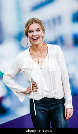 Hamburg, Deutschland. 16. Mai, 2019. Die moderatorin Laura Karasek präsentiert ihre neue Talkshow "Laura Karasek - Zart am Limit", die das ZDF-Neo ab 4. Juli angezeigt werden. Quelle: Markus Scholz/dpa/Alamy leben Nachrichten Stockfoto